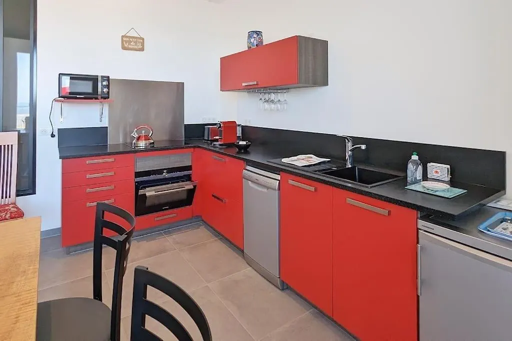 Appartement Pour 3 Personnes Sur La Plage Les Pieds Dans Leau Plonevez-Porzay France