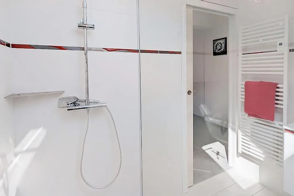 Appartement Pour 3 Personnes Sur La Plage Les Pieds Dans Leau Plonevez-Porzay