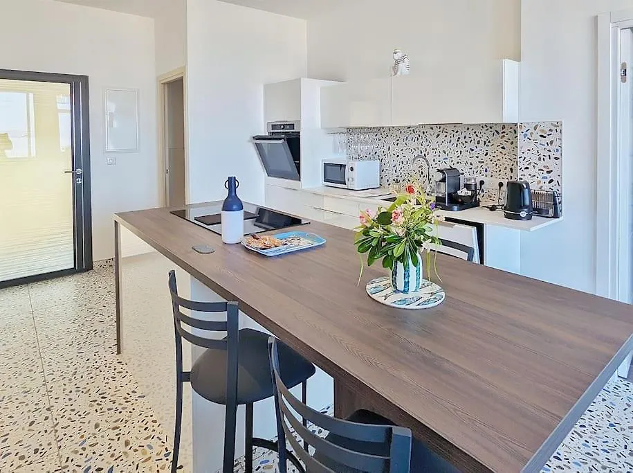Apartment Appartement Pour 3 Personnes Sur La Plage Les Pieds Dans Leau Plonevez-Porzay France